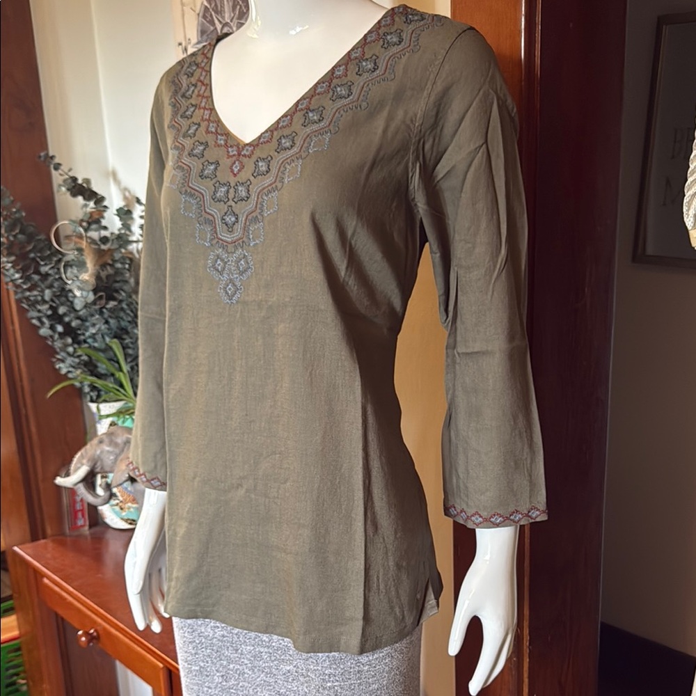 NWT Eddie Bauer size small Olive Green Embroidered Women's Top